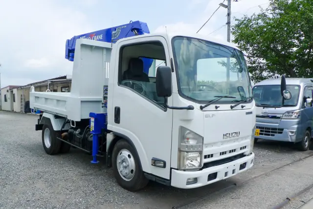 いすゞ エルフ TKG-NMR85N(2WD)の写真3