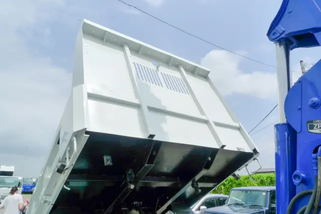 いすゞ エルフ TKG-NMR85N(2WD)の写真11