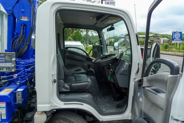 いすゞ エルフ TKG-NMR85N(2WD)の写真23