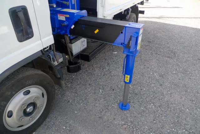 いすゞ エルフ NMR85-7026333(2WD)の写真11