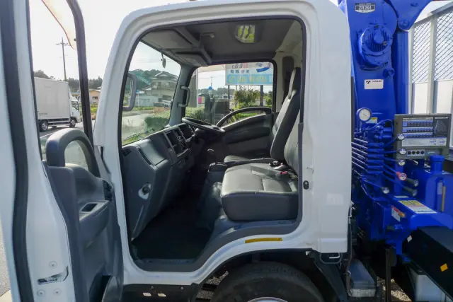 いすゞ エルフ NMR85-7026333(2WD)の写真36