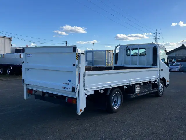 トヨタ ダイナ 2RG-XZU710(2WD)の写真3