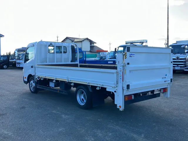 トヨタ ダイナ 2RG-XZU710(2WD)の写真4