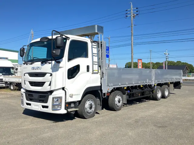 いすゞ ギガ 2PG-CYJ77C(8x4)の写真1