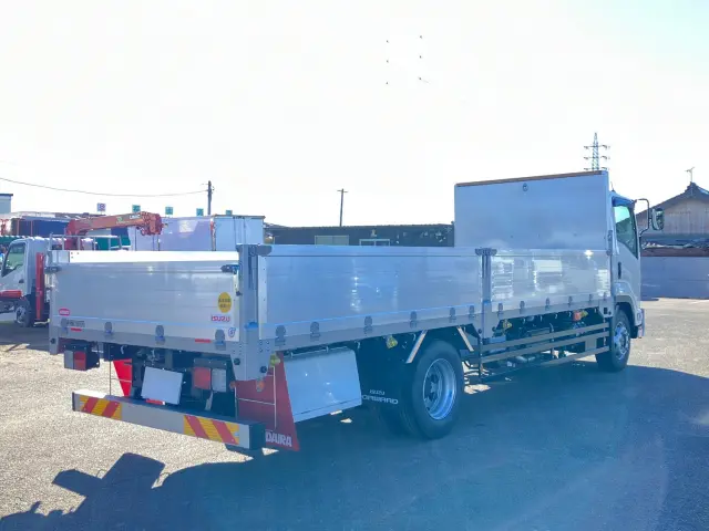 いすゞ フォワード 2RG-FTR90V4(2WD)の写真3