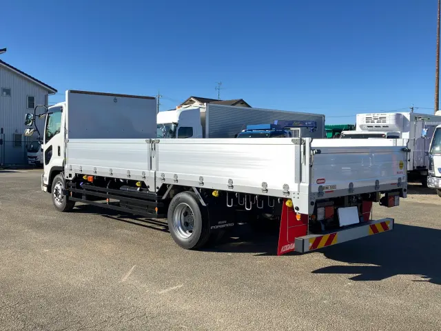 いすゞ フォワード 2RG-FTR90V4(2WD)の写真4