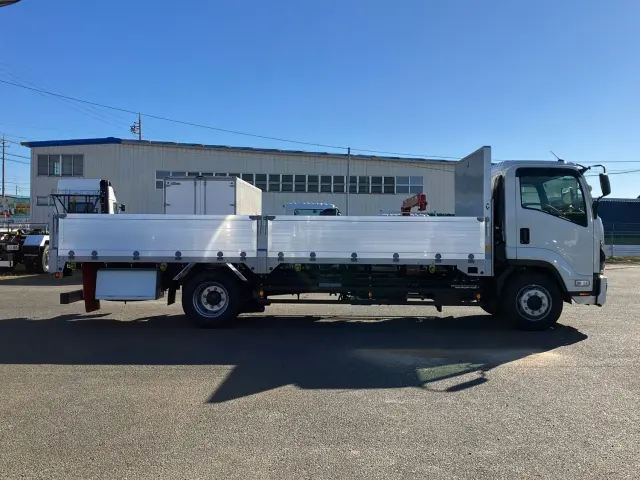 いすゞ フォワード 2RG-FTR90V4(2WD)の写真6