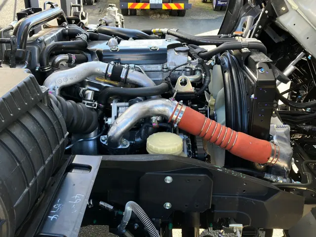 いすゞ フォワード 2RG-FTR90V4(2WD)の写真16