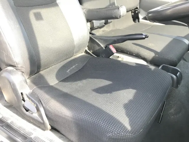 三菱 キャンター TPG-FEA50(2WD)の写真17