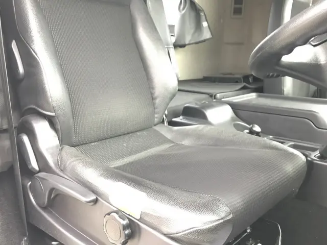 三菱 ファイター 2KG-FK62F(2WD)の写真17