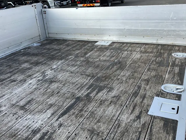 いすゞ フォワード TKG-FRR90S2(2WD)の写真10