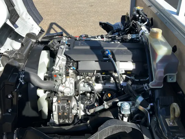 三菱 キャンター 2RG-FBA20(2WD)の写真15