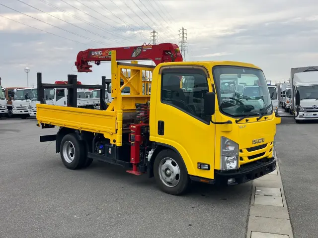 いすゞ エルフ 2RG-NMR88R(2WD)の写真2