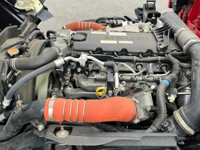 いすゞ エルフ 2RG-NMR88R(2WD)の写真17