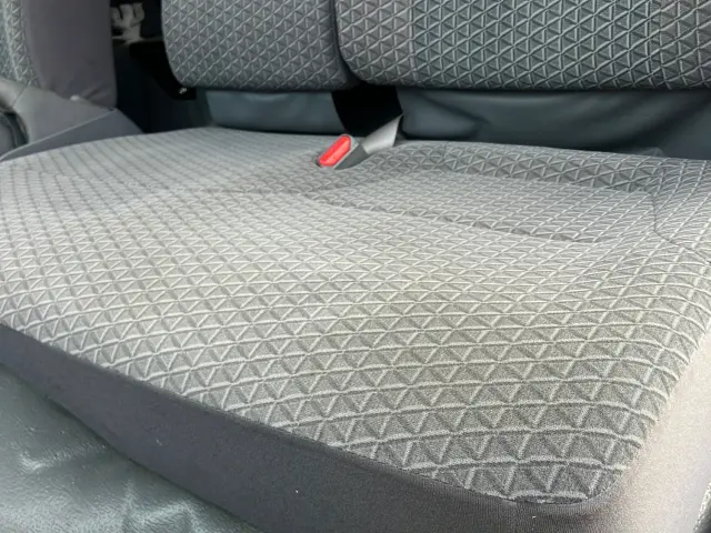 いすゞ エルフ 2RG-NMR88R(2WD)の写真20