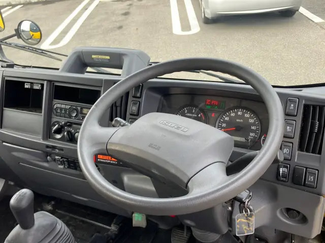 いすゞ エルフ 2RG-NMR88R(2WD)の写真21