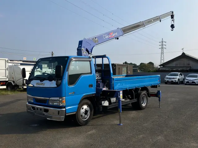 いすゞ エルフ KR-NKR81LR(2WD)の写真1