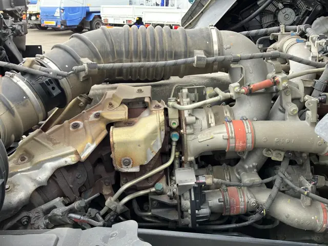 日野 プロフィア 2DG-FW1AHG(8x4)の写真18