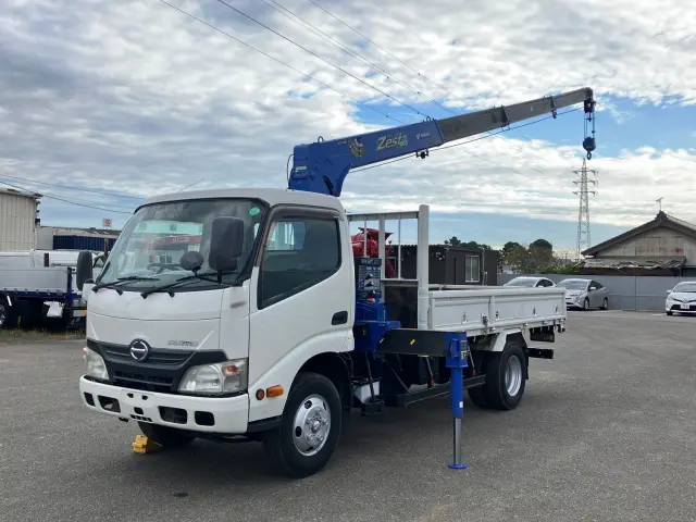 日野 デュトロ SKG-XZU650M(2WD)の写真1