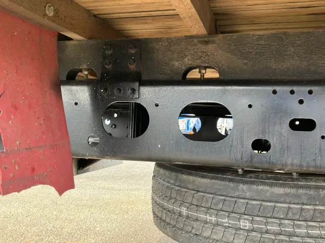 いすゞ フォワード TKG-FRR90S2(2WD)の写真15