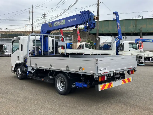 いすゞ エルフ TRG-NPR85AR(2WD)の写真4