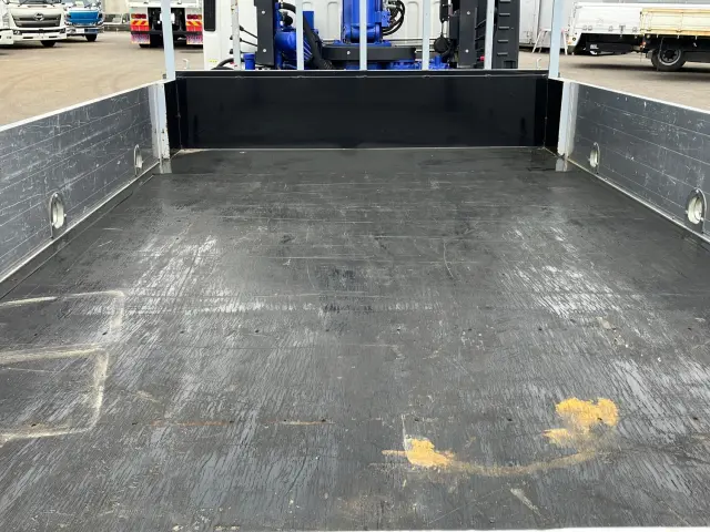 いすゞ エルフ TRG-NPR85AR(2WD)の写真7