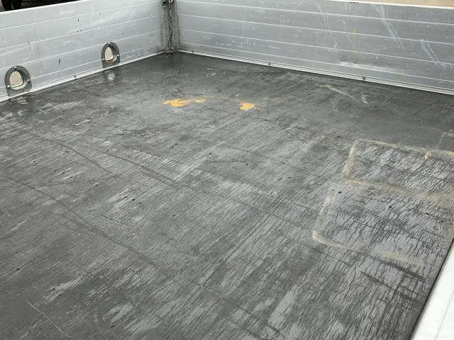 いすゞ エルフ TRG-NPR85AR(2WD)の写真9