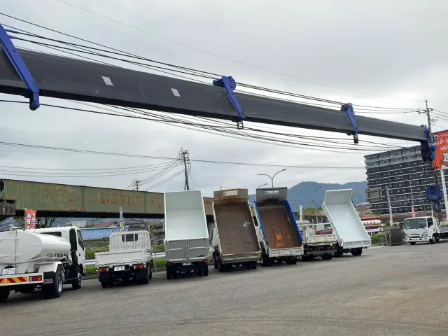 いすゞ エルフ TRG-NPR85AR(2WD)の写真13