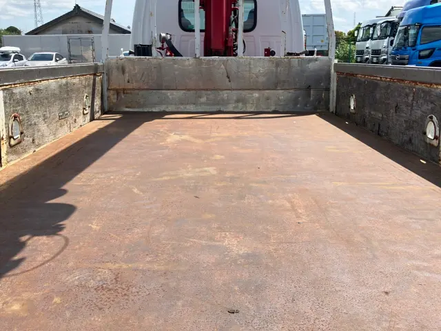 いすゞ エルフ KR-NKR81LR(2WD)の写真7