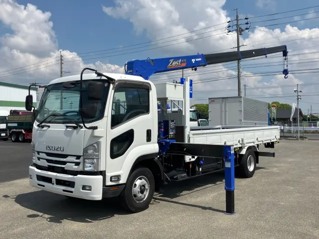 いすゞ フォワード 2RG-FRR90S2(2WD)の写真1