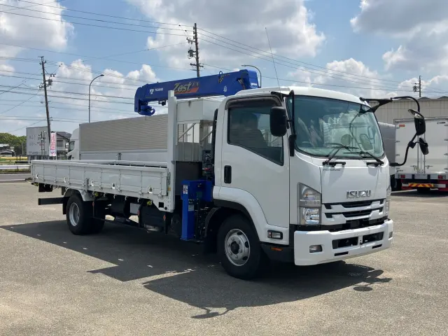 いすゞ フォワード 2RG-FRR90S2(2WD)の写真2