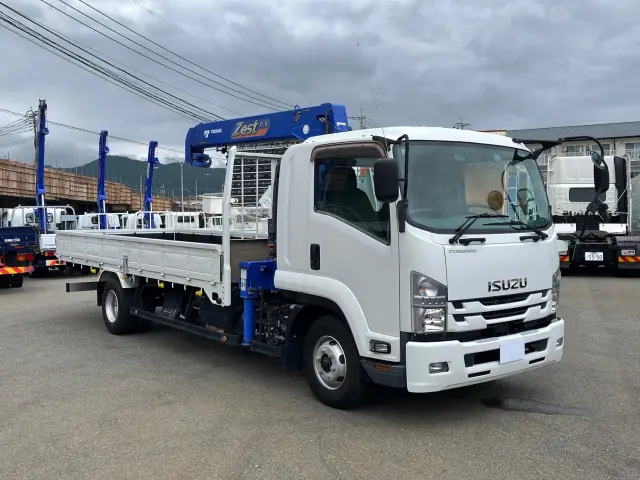 いすゞ フォワード 2PG-FRR90S2(2WD)の写真2