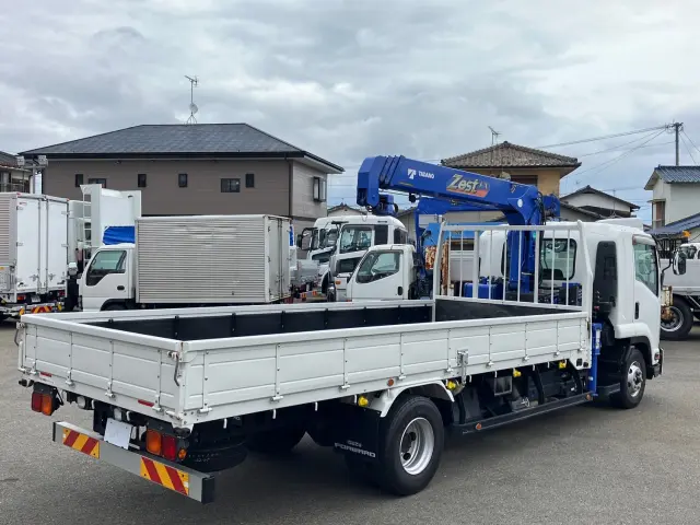 いすゞ フォワード 2PG-FRR90S2(2WD)の写真3