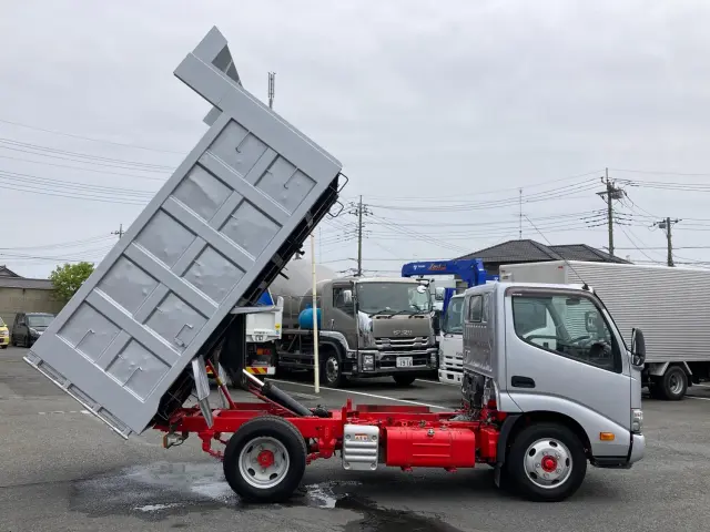 日野 デュトロ 2RG-XZU600T(2WD)の写真6