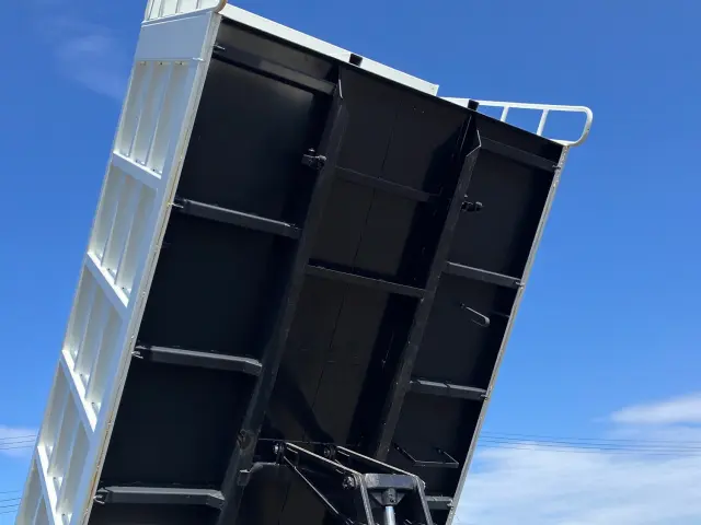 三菱 ファイター 2KG-FK72F(2WD)の写真16