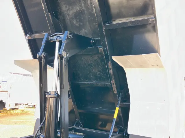 三菱 ファイター TKG-FK71F(2WD)の写真16