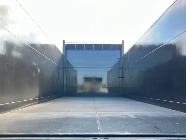 日野 プロフィア 2DG-FS1AJE(6x4)の写真11