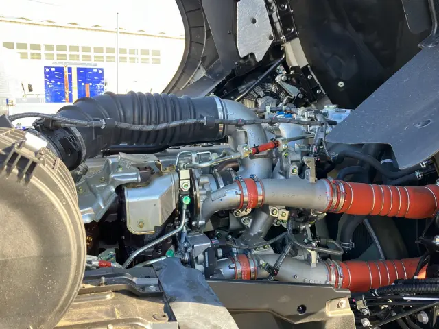 日野 プロフィア 2DG-FS1AJE(6x4)の写真21