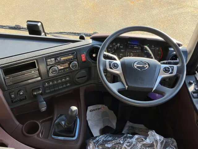 日野 プロフィア 2DG-FS1AJE(6x4)の写真24