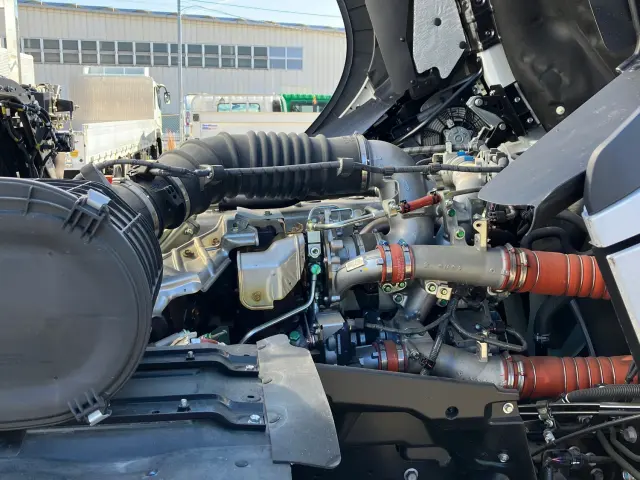 日野 プロフィア 2DG-FS1AJE(6x4)の写真18