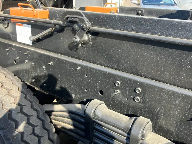 いすゞ ギガ 2PG-CXZ77CT(6x4)の写真15