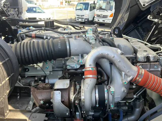 いすゞ ギガ 2PG-CXZ77CT(6x4)の写真18