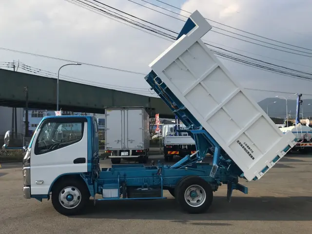 三菱 キャンター 2RG-FEAV0(2WD)の写真5