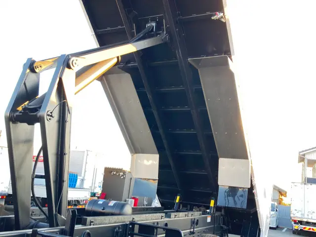 日野 プロフィア 2DG-FS1AHE(6x4)の写真17