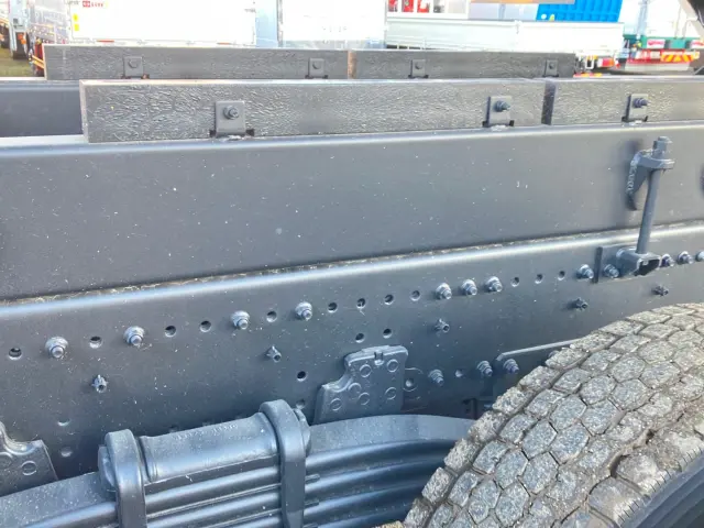 日野 プロフィア 2DG-FS1AHE(6x4)の写真18