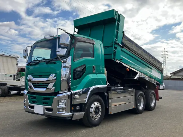 いすゞ ギガ QPG-CXZ77BT(6x4)の写真1