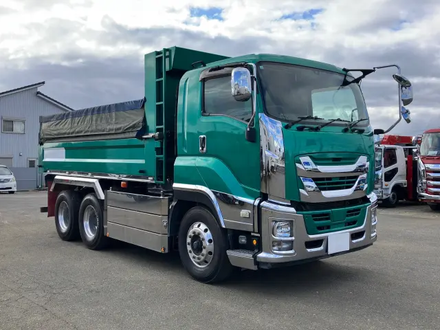いすゞ ギガ QPG-CXZ77BT(6x4)の写真2