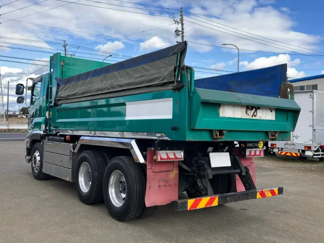 いすゞ ギガ QPG-CXZ77BT(6x4)の写真4