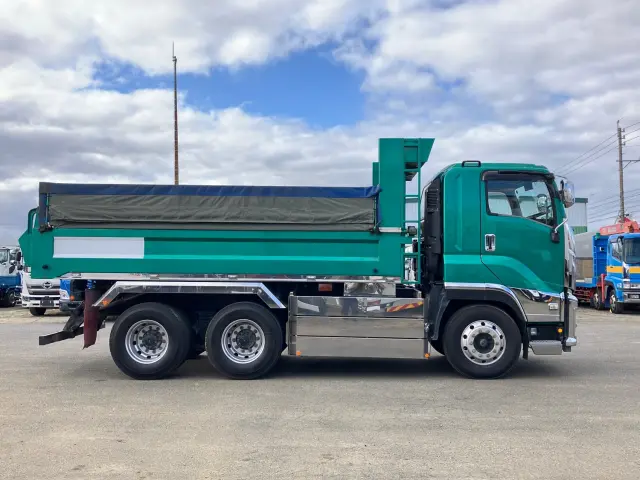 いすゞ ギガ QPG-CXZ77BT(6x4)の写真8