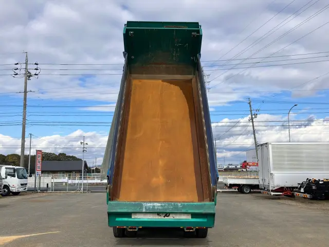 いすゞ ギガ QPG-CXZ77BT(6x4)の写真10